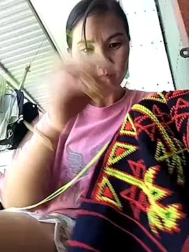 Qing-201 stripchat live cam model