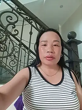 -NiKiLove- stripchat live cam model