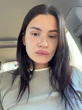 MiraReach stripchat live cam model