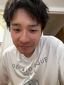 yuuki8910 stripchat live cam model