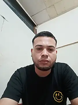 pandaMontana stripchat live cam model