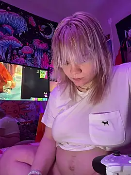 Cutiepiespanks stripchat live cam model