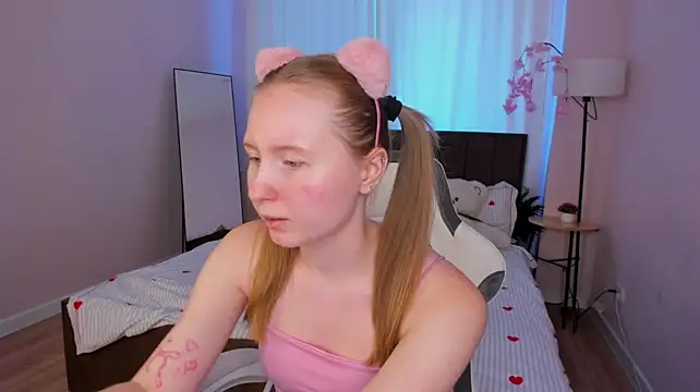LiliTiny stripchat live cam model
