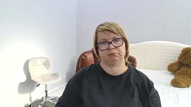 BonnnyBoobsy stripchat live cam model