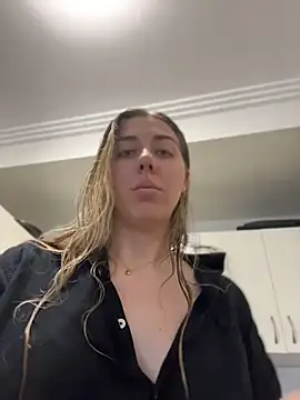 Aussielulu stripchat live cam model