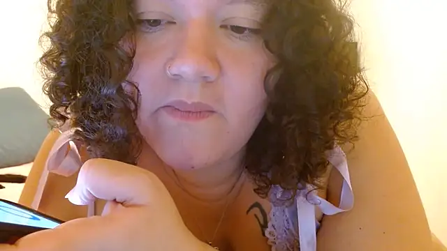 HeidiSanabria stripchat live cam model