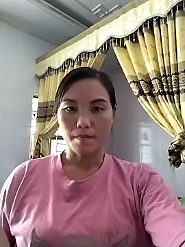 Qing-201 stripchat live cam model