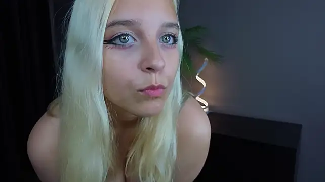NenaBreiter stripchat live cam model