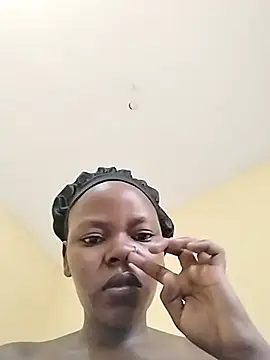 Shawriee stripchat live cam model