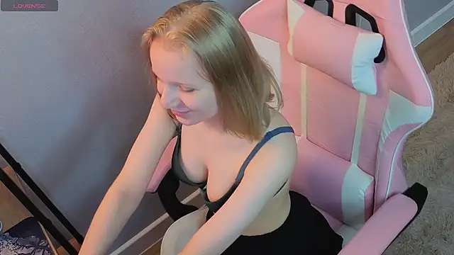 Pixiedollll stripchat live cam model