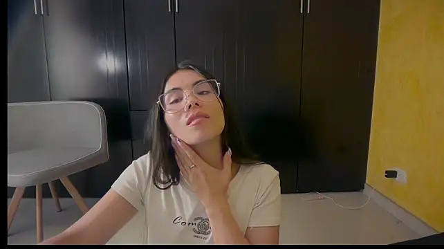 sasha_jonne stripchat live cam model