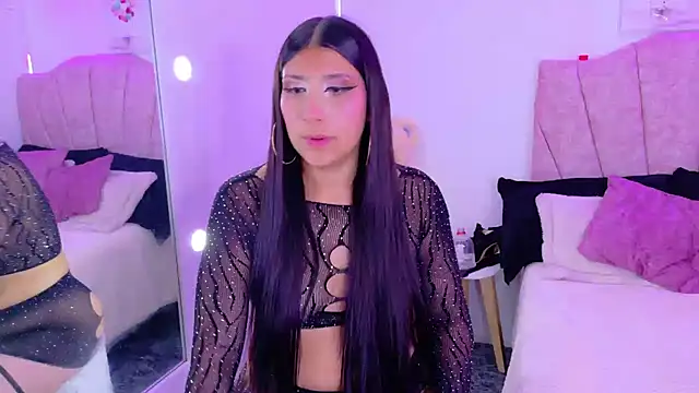 Sara_Blum stripchat live cam model