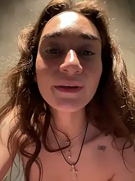 Your_Risky_Vi stripchat live cam model
