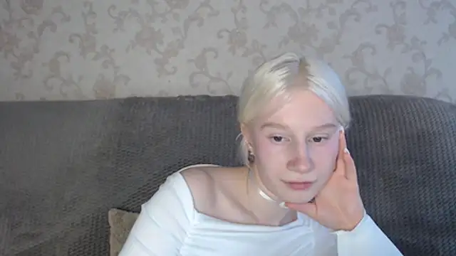 EnigmaSee stripchat live cam model