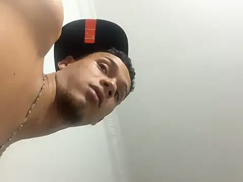 friends_lust_latin stripchat live cam model