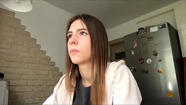 ZaraGuyette stripchat live cam model