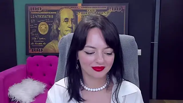 BellaRowan stripchat live cam model