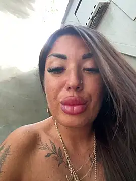 RuslanaXX stripchat live cam model