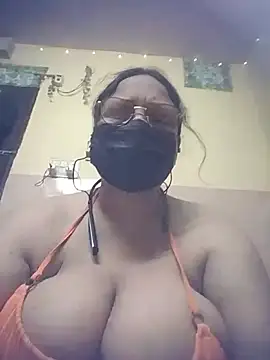 Dreamgirrl stripchat live cam model