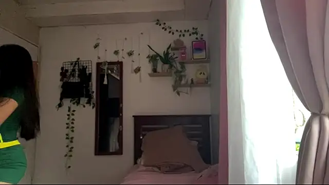 LucieJohnico stripchat live cam model