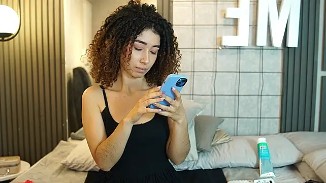 MeganLeroy stripchat live cam model