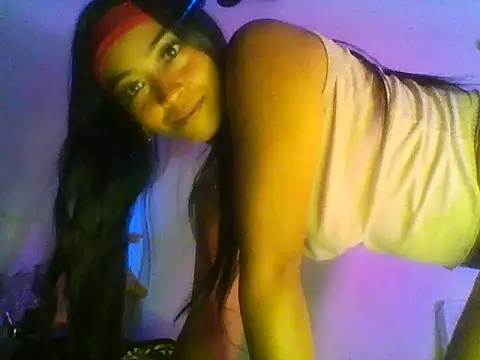 latiinahot stripchat live cam model