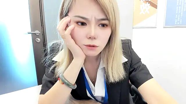 KKMM168 stripchat live cam model