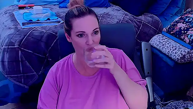 ninajaymes stripchat live cam model