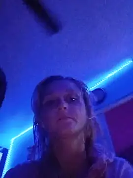 Queen2454 stripchat live cam model