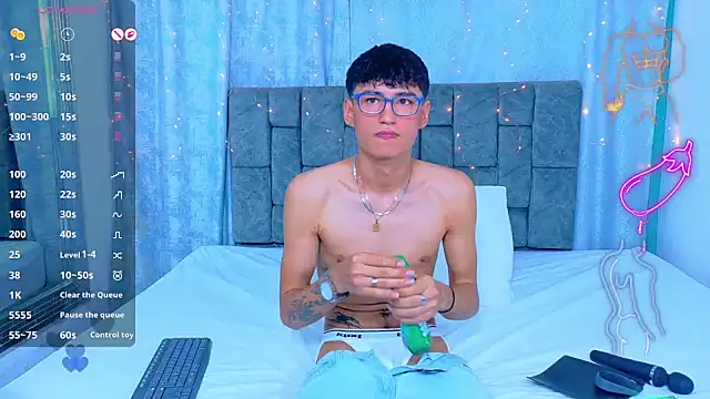 NicolasTorrez stripchat live cam model