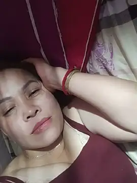 -Luni- stripchat live cam model