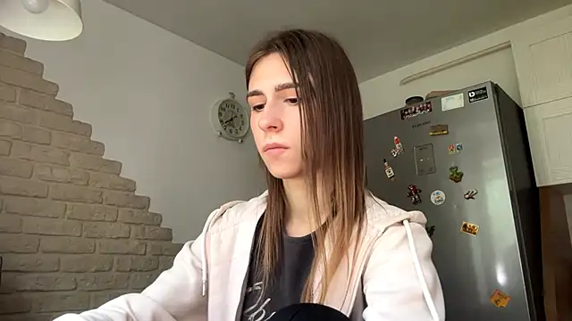 ZaraGuyette stripchat live cam model