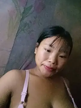 Nhinhi_su stripchat live cam model