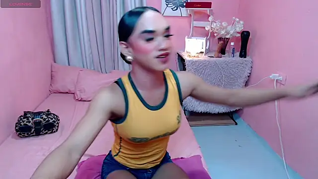 VivienneLuxe stripchat live cam model