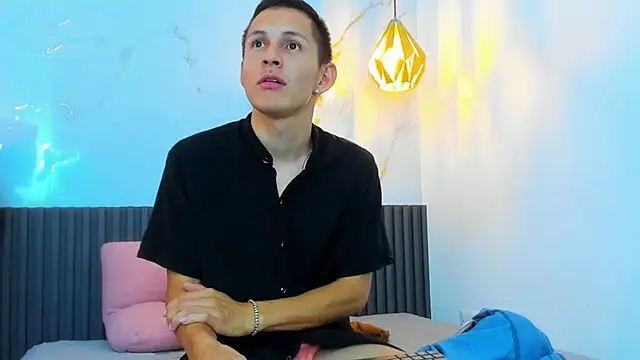 IzanArias stripchat live cam model