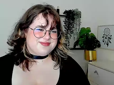 OpheliaLush stripchat live cam model