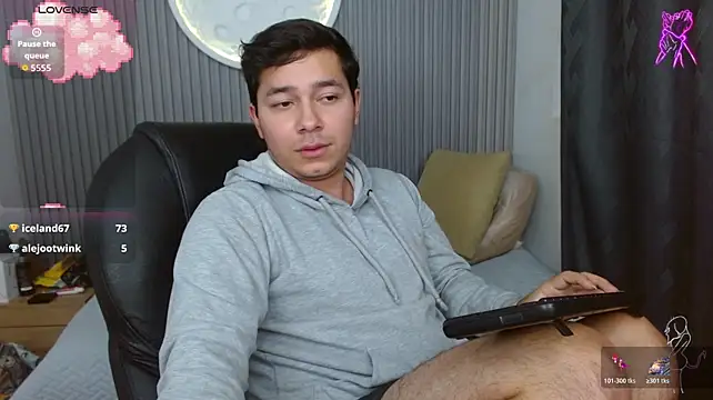 Julian_Smith21 stripchat live cam model