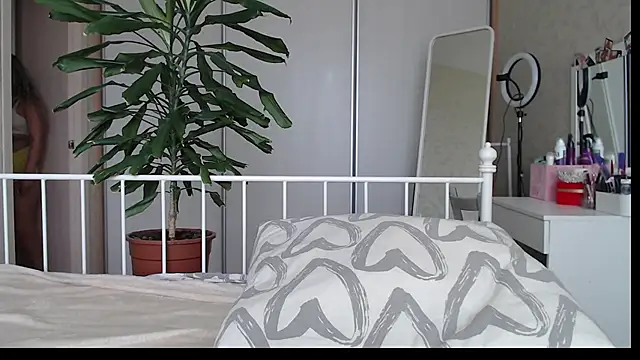 ShyEvaa stripchat live cam model
