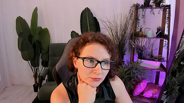 AureliaGleam stripchat live cam model