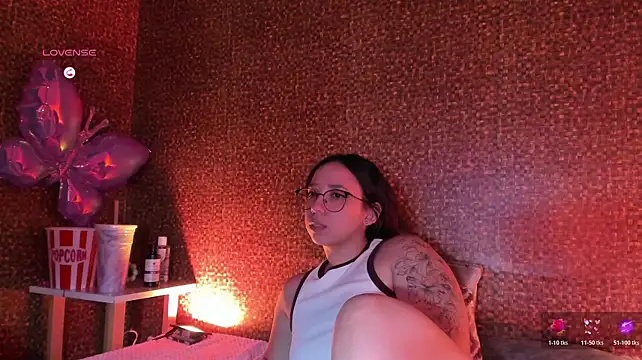 Apartment28 stripchat live cam model