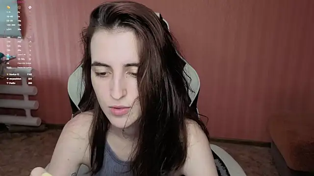 reaissss stripchat live cam model