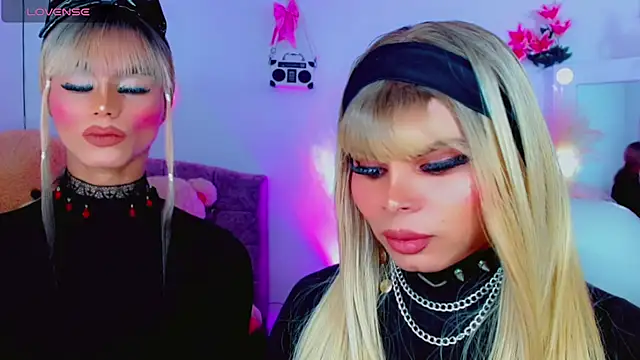 AdanKinng stripchat live cam model