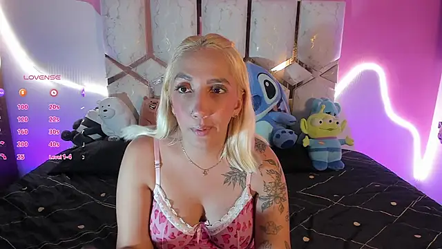 Amanda_klaire stripchat live cam model