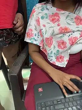 LoveJourney stripchat live cam model
