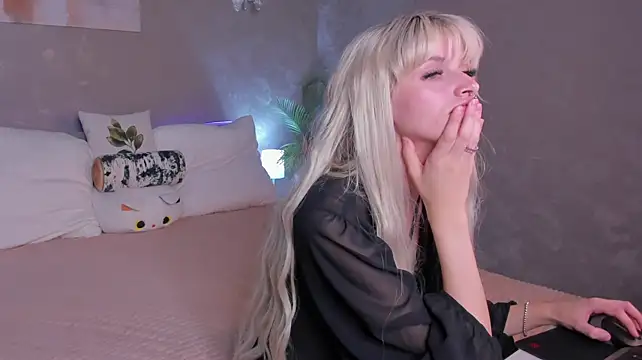 lura_lust stripchat live cam model