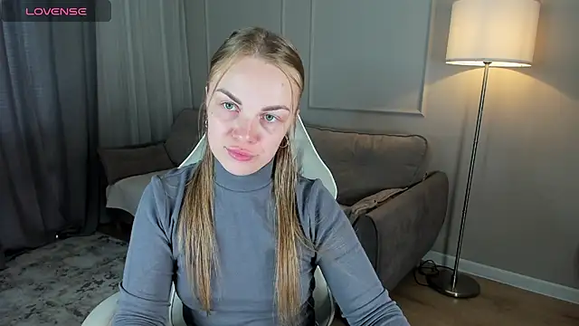 lolalitte stripchat live cam model