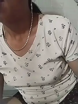 Helen-nn stripchat live cam model