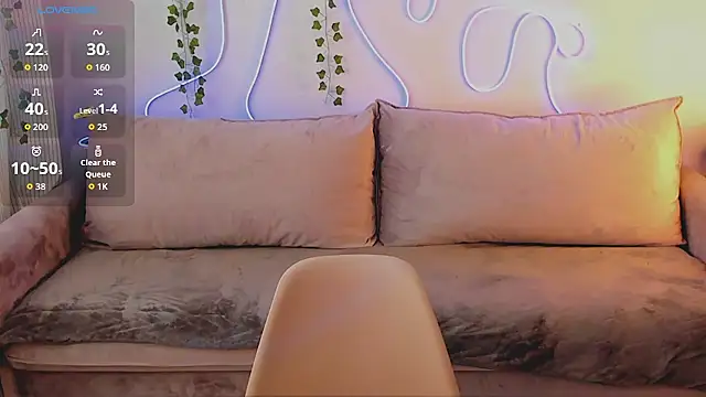 BellaKvarc stripchat live cam model