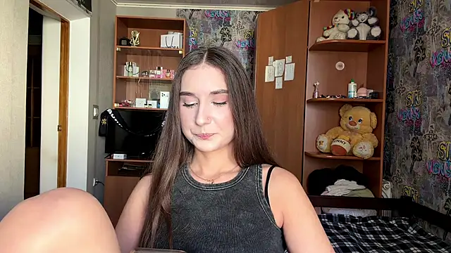 KittyNoSkirty stripchat live cam model