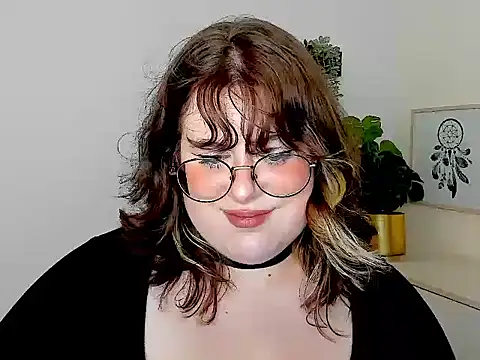 OpheliaLush stripchat live cam model